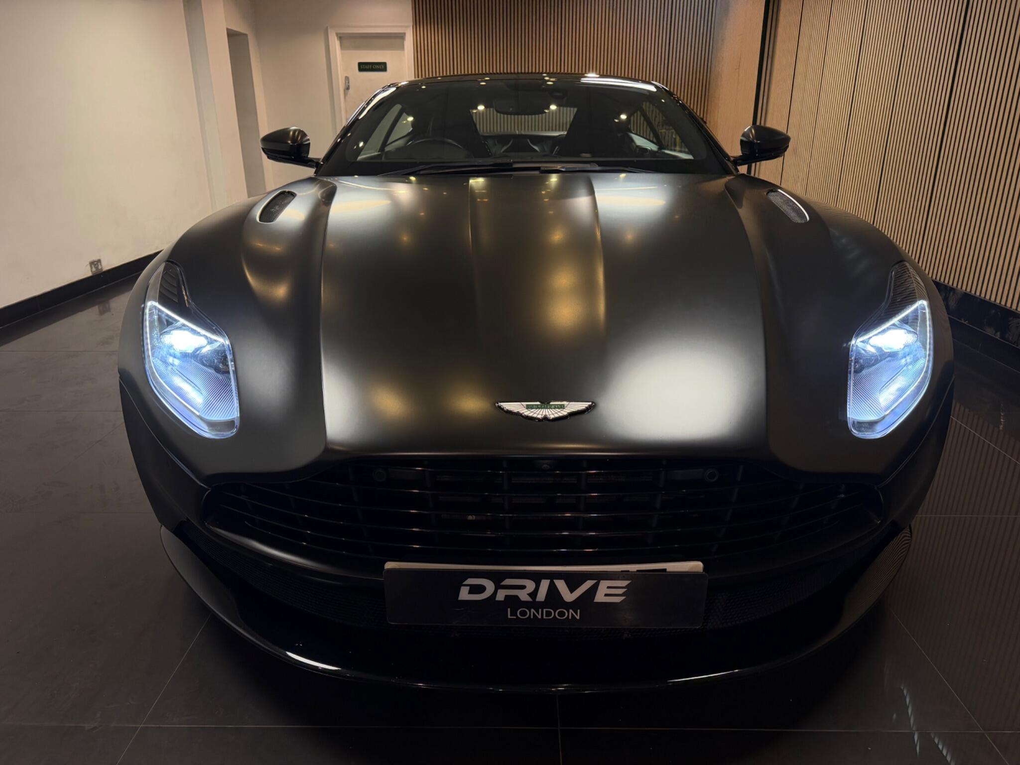 Aston Martin DB11